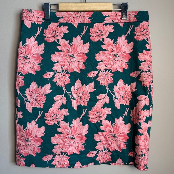 J. Crew Mercantile Women's Floral Print Pencil Skirt Green/Pink Size 14 Lined - Picture 1 of 12